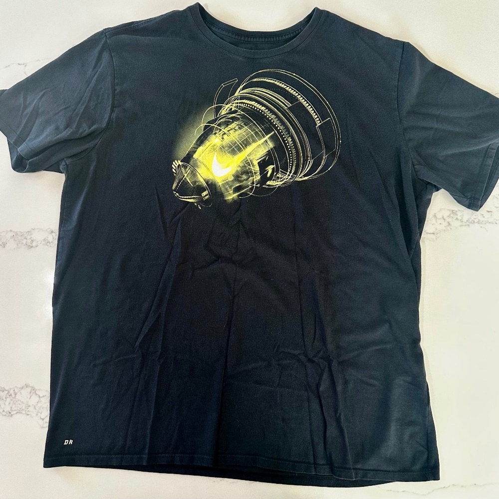 Nike Men’s XXL Black Dri-Fit T-Shirt Yellow Graphic Athletic Tee